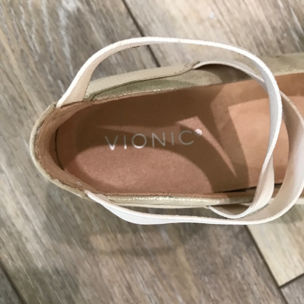 Vionic Ellery Wedges - Picture 9 of 11